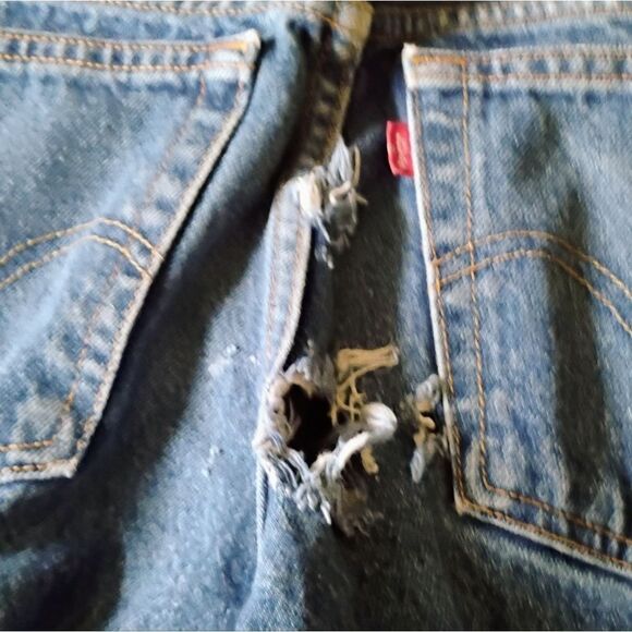 Levi's Devin Jeans - Size: 30 X 26     (1176) - Picture 4 of 5